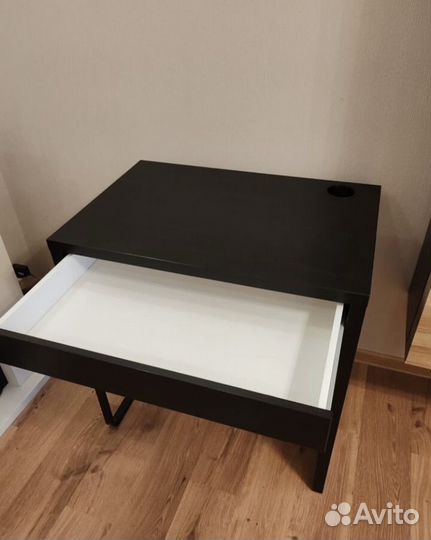 Письменный стол IKEA