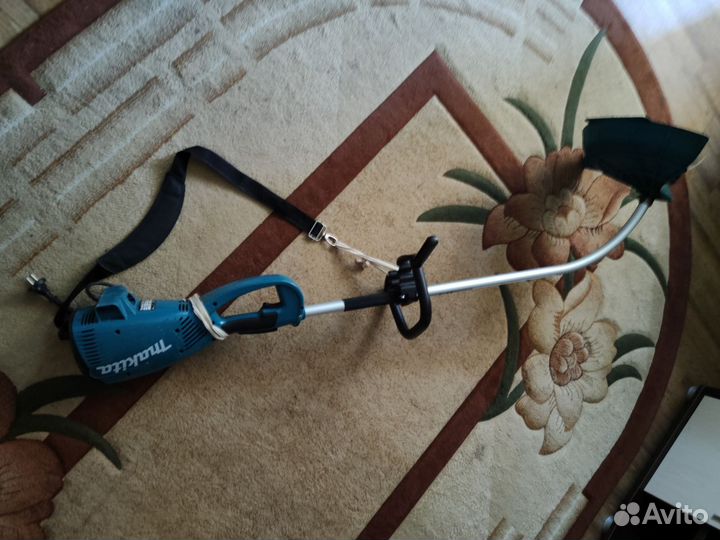 Газонокосилка электрическая makita