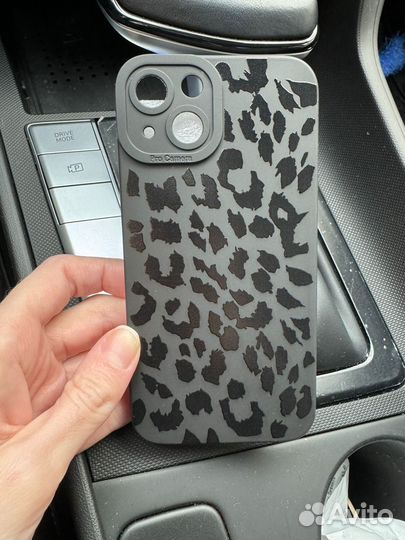 Чехол на iPhone 13 новый