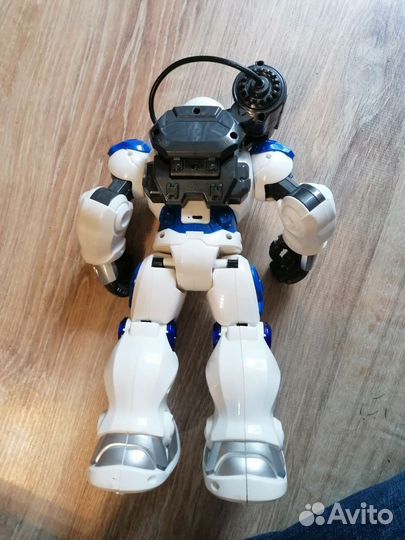 Игрушка робот