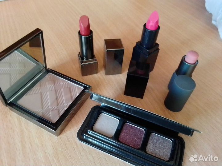 Миниатюры помады бальзамы для губ тушь для ресниц