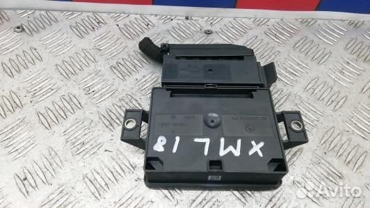 Блок управления ручника (стояночного тормоза) audi