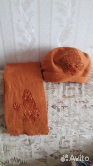 Шапка с шарфом женская