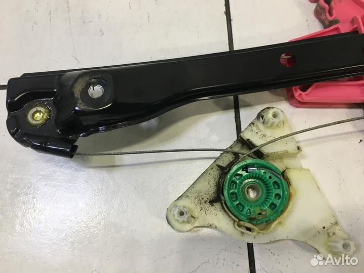 Стеклоподъемник электр. задний правый Volkswagen Passat B7 (2010—2015)