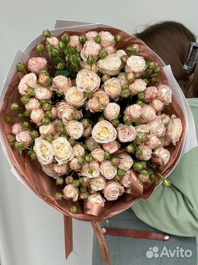Кустовые Пионовидные розы с доставкой Букеты