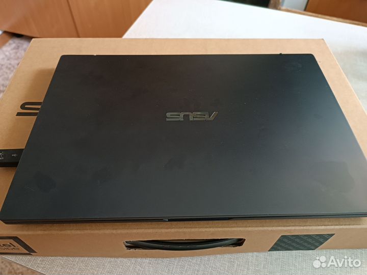 Ноутбук asus ExpertBook
