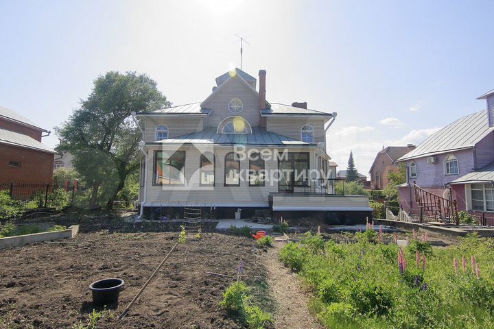 Дом 440 м² на участке 10 сот.