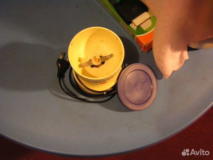 Немецкий измельчитель трав, крупы, кофе