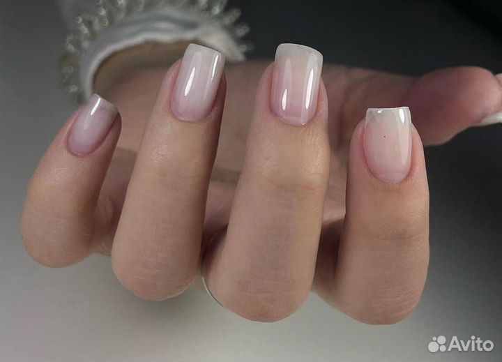 Модель на маникюр