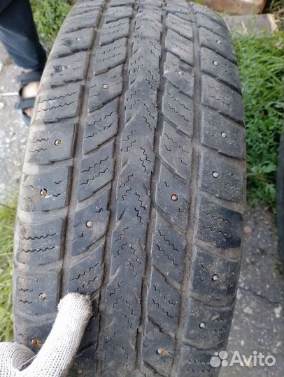 Aurora RA 01 225/70 R15C