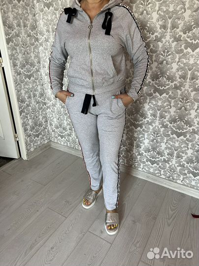 Спортивный костюм