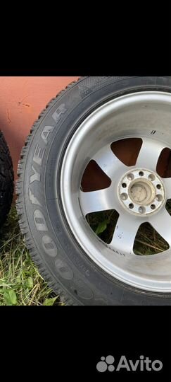 Goodyear UltraGrip 500 235/55 R17
