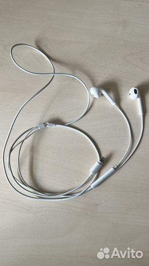 Наушники apple earpods lightning проводные