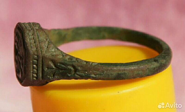 Старинное кольцо-печатка