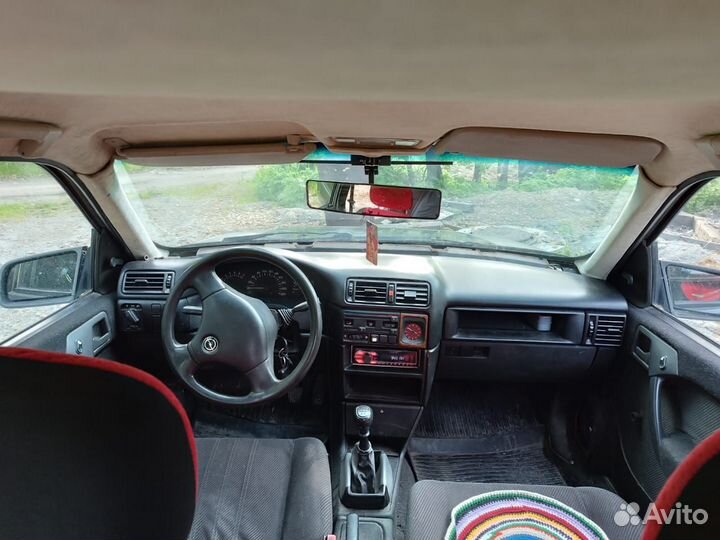 Opel Vectra 1.6 МТ, 1990, 299 999 км