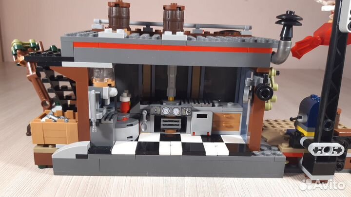 Lego Hidden side (70422)
