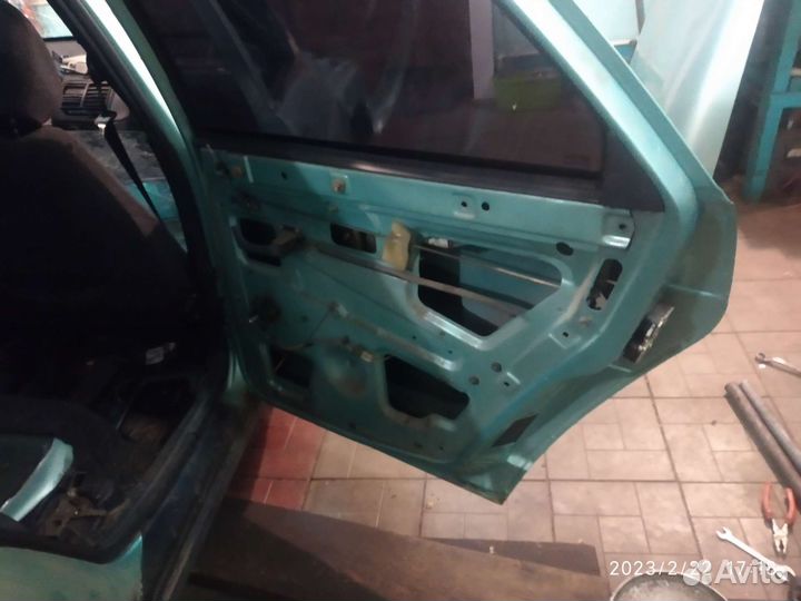 Дверь задняя правая