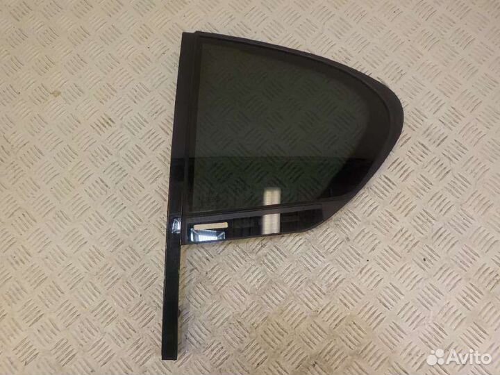 Стекло двери задней л/п (форточка) BMW 7