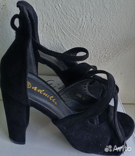 Босоножки женские 38р черные на высоком каблуке
