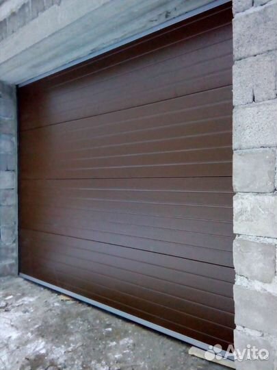 Секционные ворота