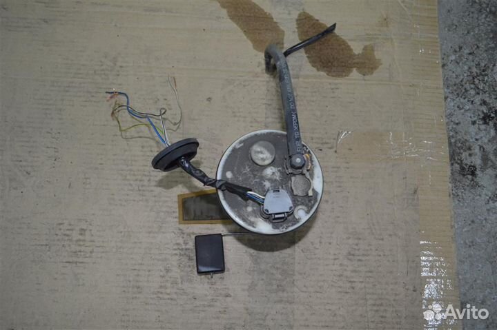 Насос топливный электрический Toyota Wish (zne10)