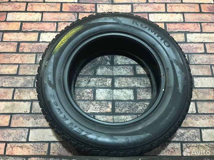 Kumho I'Zen KW22 235/65 R17 108T