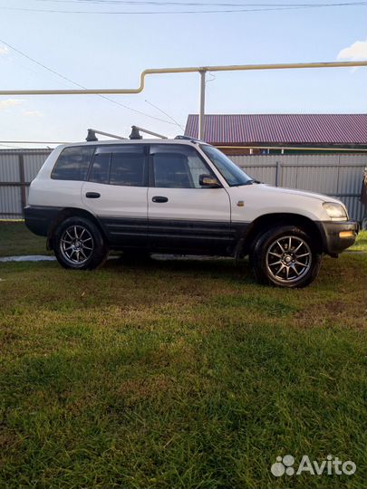 Toyota RAV4 2.0 AT, 1996, 233 000 км
