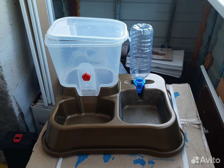 Автокормушка для кошек и собак