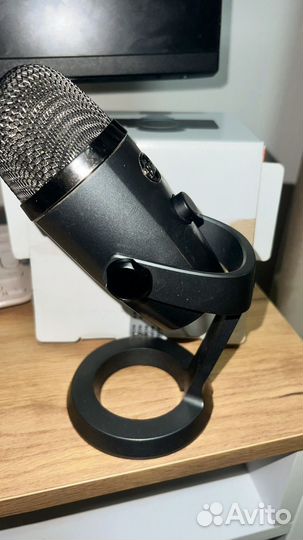 Студийный микрофон blue yeti