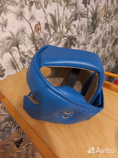 Продам взрослый шлем для бокса