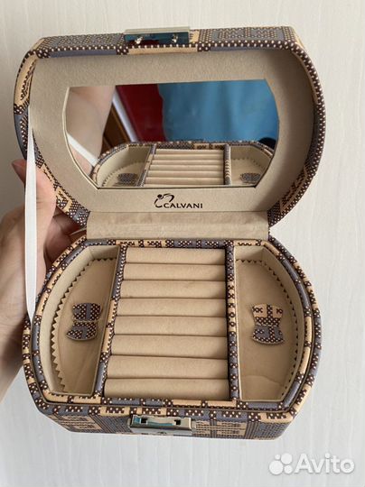 Шкатулка для украшений новая