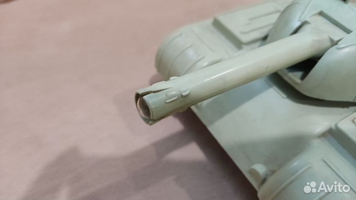 Танк игрушечный советский