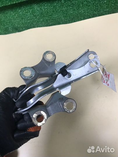 Петли капота Toyota Avensis AZT250 1AZ-FSE 2007