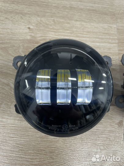 Продам противотуманные фары LED