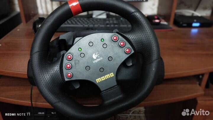 Logitech momo Racing
