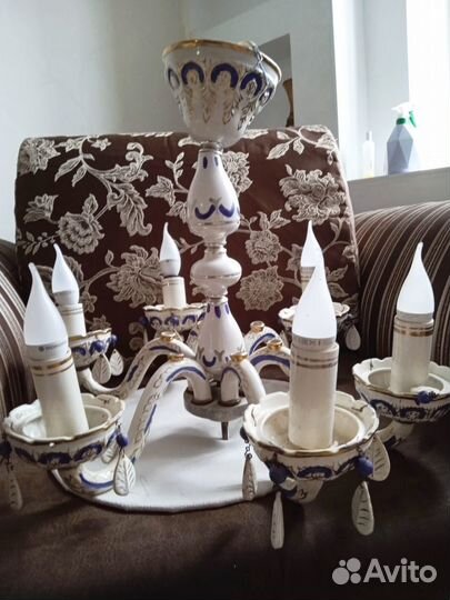 Продам люстру