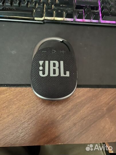 Продам колонку JBL clip 4