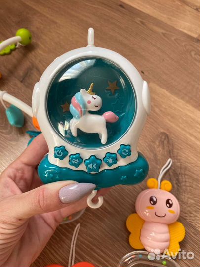 Мобиль на кроватку, развивающий куб