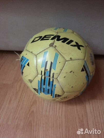 Футбольный мяч demix