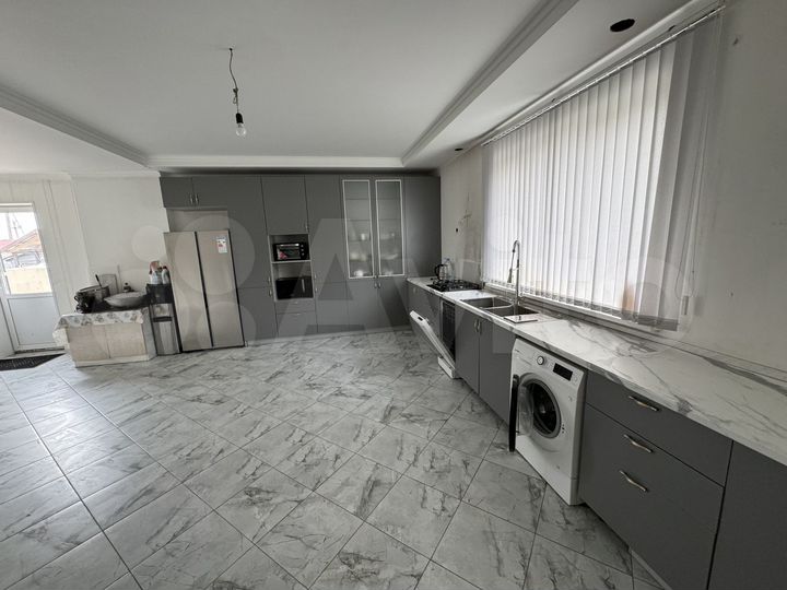 Дом 300 м² на участке 6 сот.