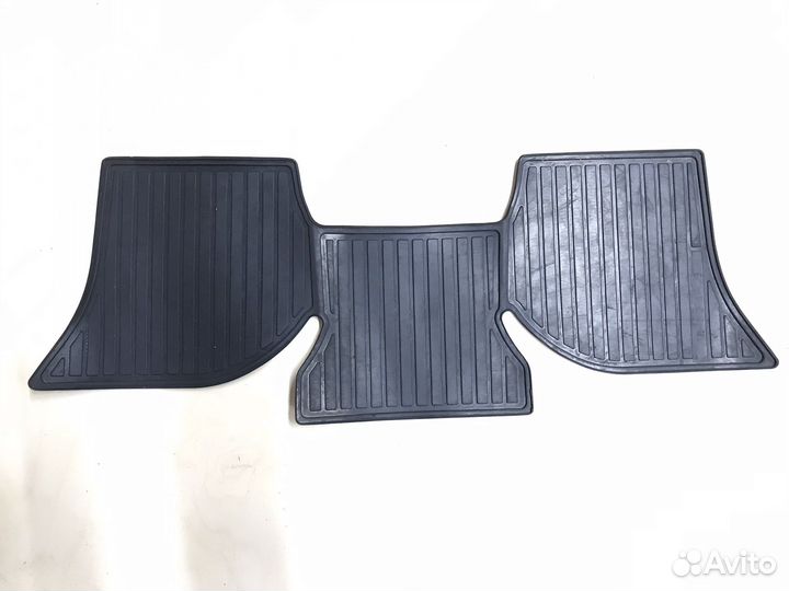Задние коврики,перемычка Octavia A7