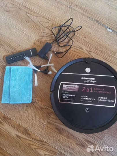 Робот пылесос Redmond rv r290