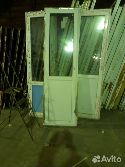 Окна пластиковые б у,двери балконные