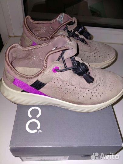 Кроссовки для девочки