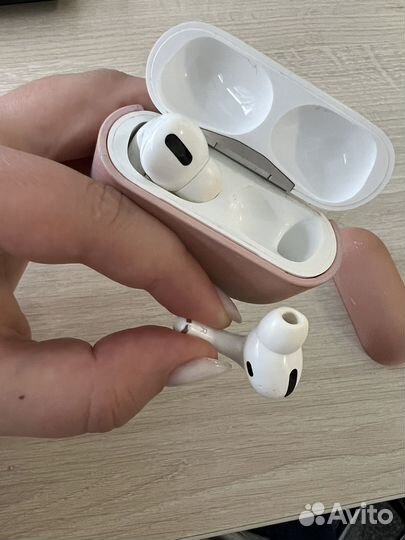 Airpods pro первого поколения