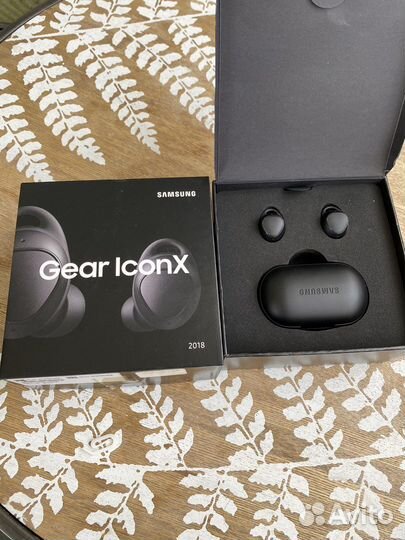 Беспроводные наушники samsung gear iconx