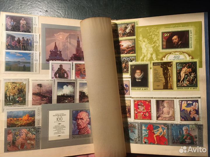 Альбом с 140 марками 