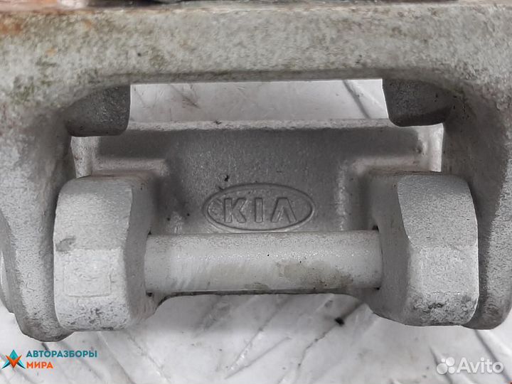 Петля крышки багажника Kia Sorento 2003 797703E001