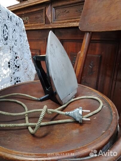Утюг электрический. СССР. 1979 года выпуска
