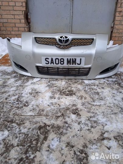 Передний бампер Toyota auris e 150